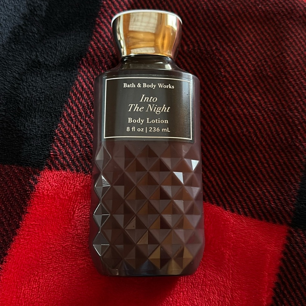 Bath & Body Works Into The Night Body Lotion